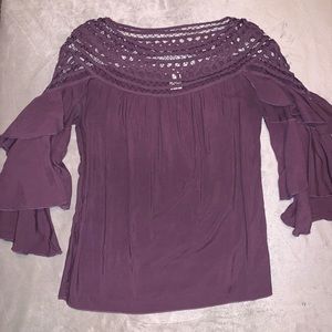 Pretty blouse perfect for date night!